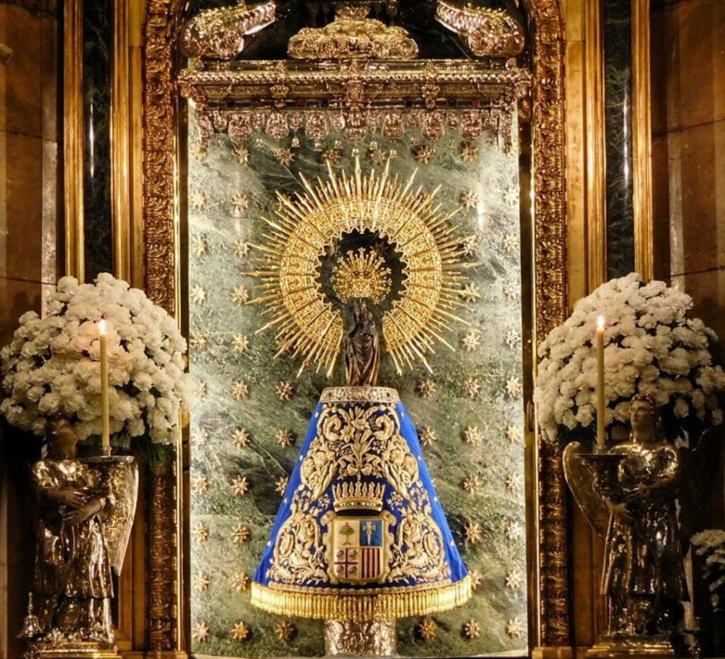 Foto de Julio Vicente - Talla de la La Virgen del Pilar de Zaragoza situada en la Basílica del Pilar de Zaragoza