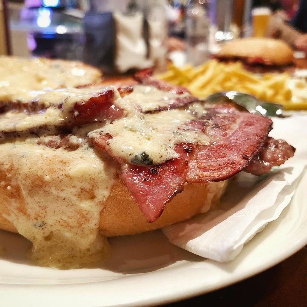 Hamburguesas en Zaragoza - Mostaza hamburguesa bacon y roquefort