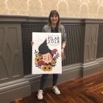 La ilustradora zaragozana Mamen Marcén con su diseño 'La Pili', ganadora del cartel de las Fiestas del Pilar 2018