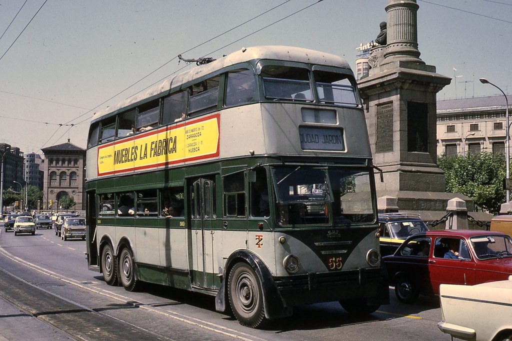 Trolebús de la línea Ciudad Jardín en 1972, un gran cambio de Zaargoza en los últimos 40 años