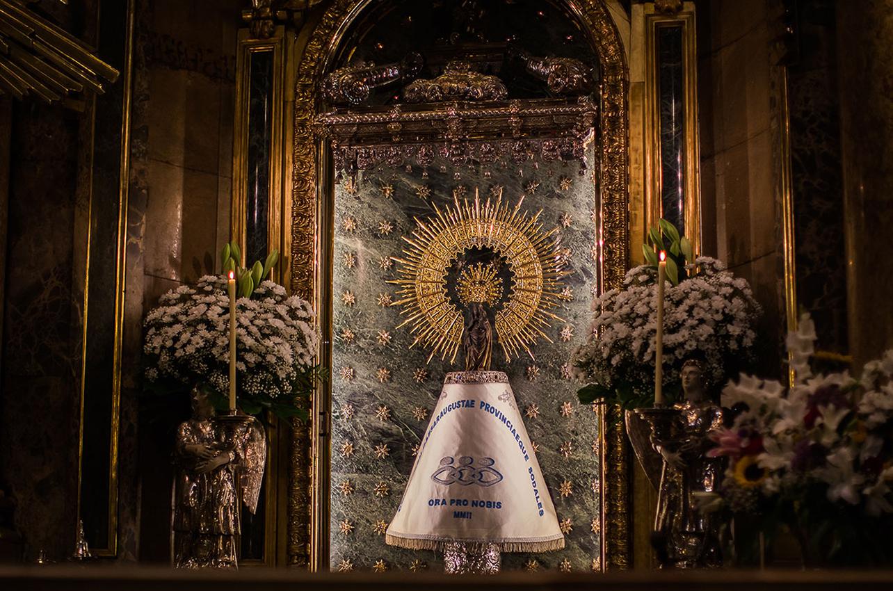 Los mantos de la Virgen del Pilar